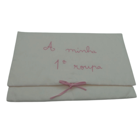 ref.050818-RC-RC-Bolsa  "A minha 1ª roupa" em fustão rosa claro - bordado rosa claro